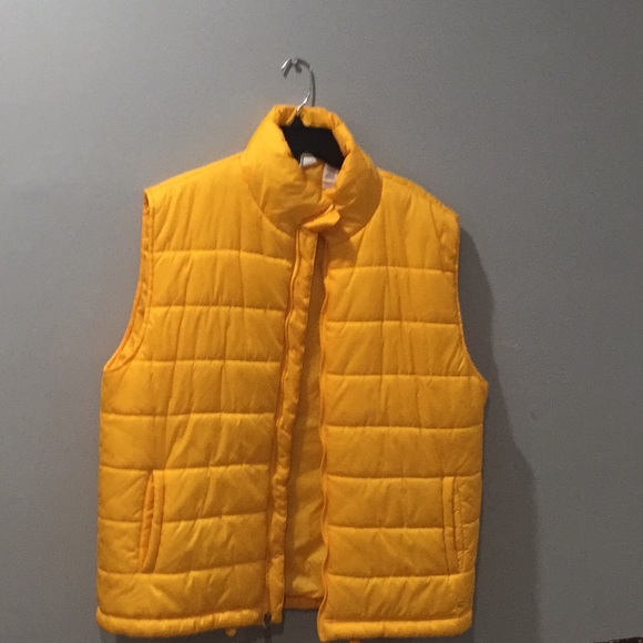 Yellow FILA sleeveless puffer jacket - Picture 2 of 7